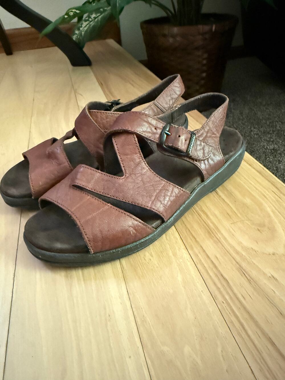 Mephisto Altina Brown Leather Sandals